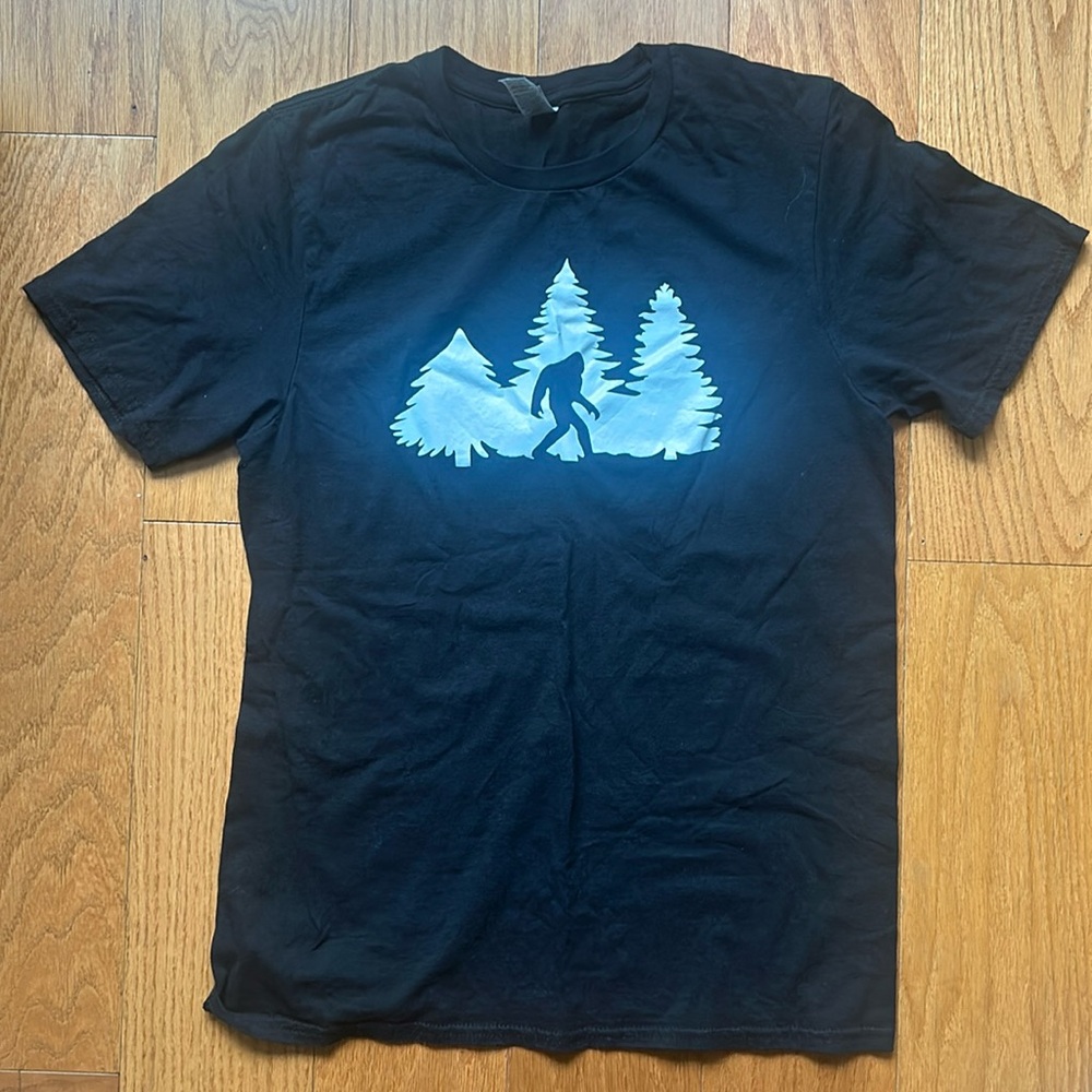 Bigfoot Crewneck Graphic Tee Shirt Small